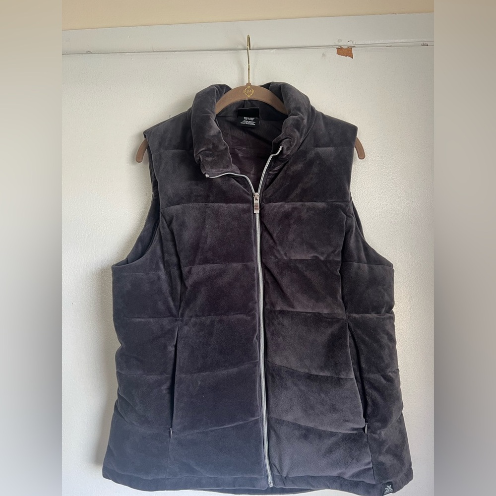 ZeroXposur Women's Velour Dark Charcoal Grey, Quilted Puffer Vest Size Large